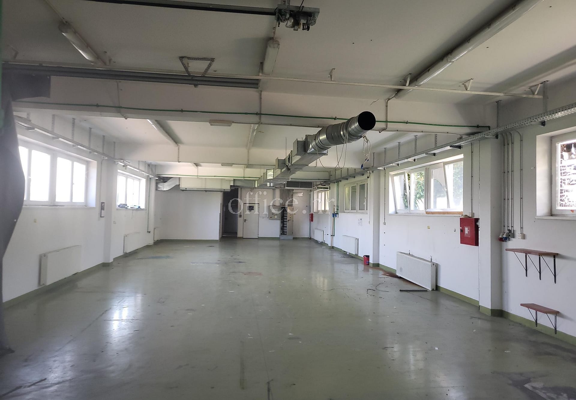 Zagreb area, industrial hall 650 m2 and 200 m2 prefabricated building