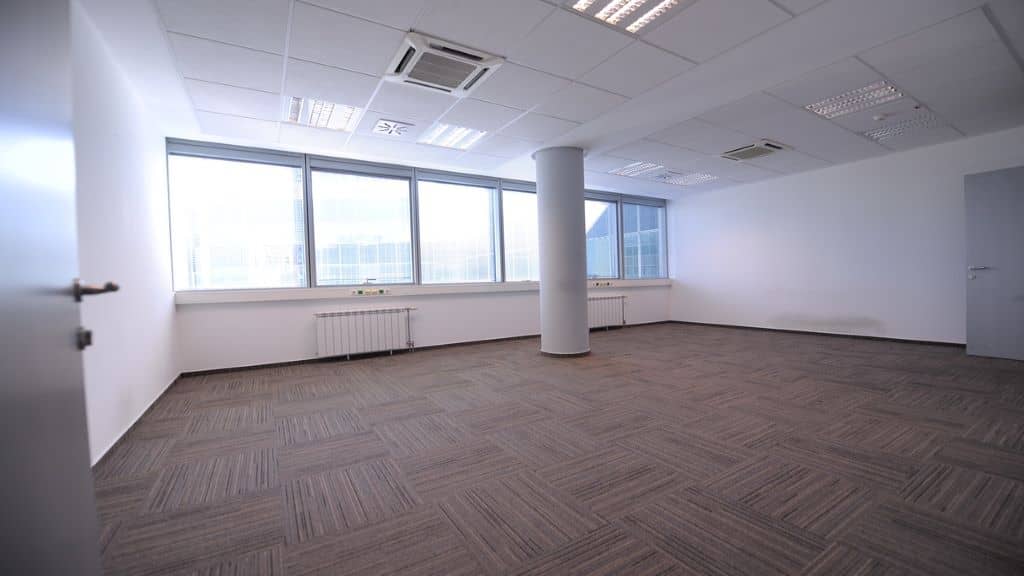 Rent office space in business district of central Zagreb, 422 sqm, 10€/sqm